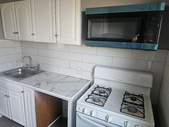 3rd image of 170 Buffinton St APT 3