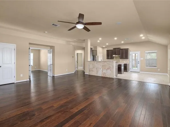 375 Enchanted Woods Trl, Buda, TX 78610