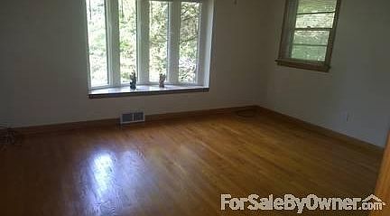 4th image of 303 Lake Dr