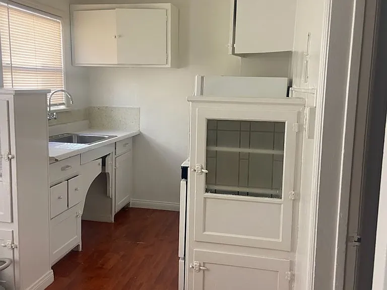 117 S Isabel St — Photo 4