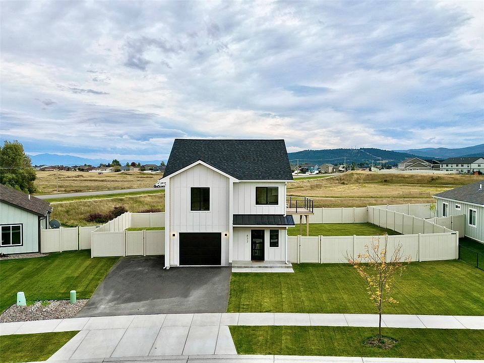1st image of 832 Bearhat Mountain Rd