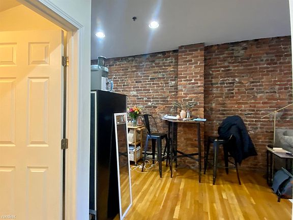 landlord_unit_photo_49322407_3