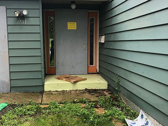 3rd image of 701 Givens Ln
