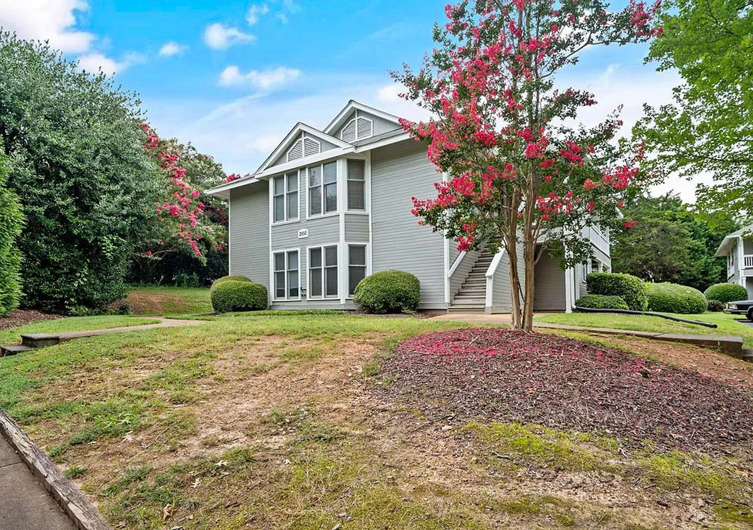 Fully Renovated Condo in Heart of Raleigh near Rex Hospital & NC State University — Photo 4
