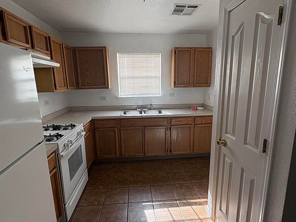 5th image of 12247 Tierra Bella Dr