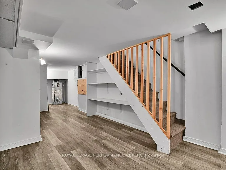 168 Stewart St W — Photo 27