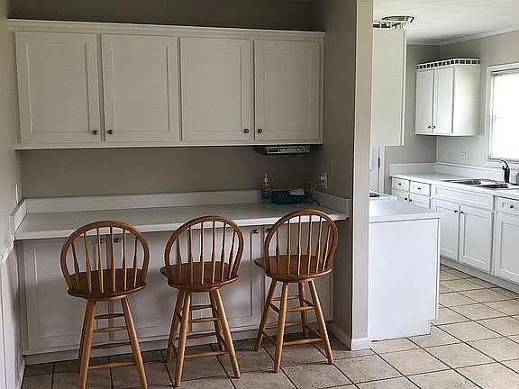3rd image of 459 White Oak Dr