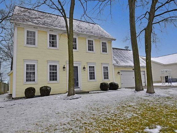 3rd image of 2325 Cranston St