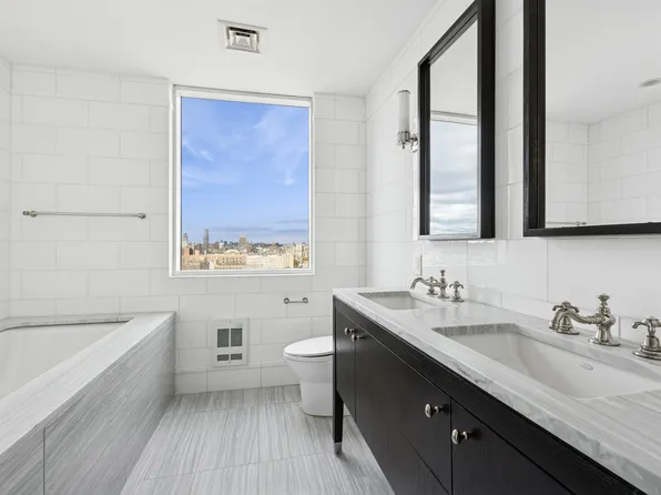 2628 Broadway image 4 of 7