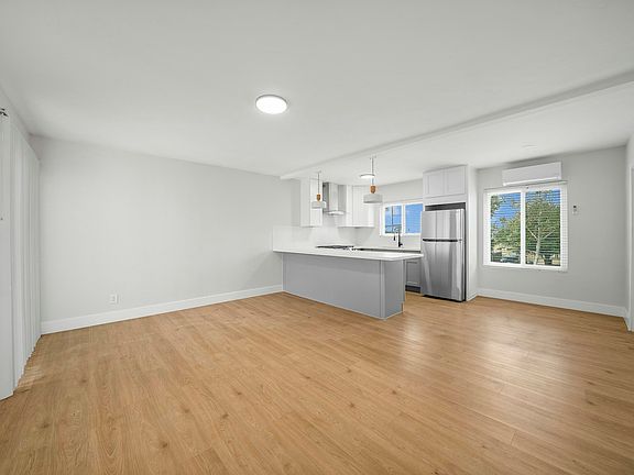 4th image of 3167 Landis St APT 6