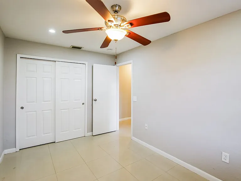 11460 NW 40th Pl — Photo 13