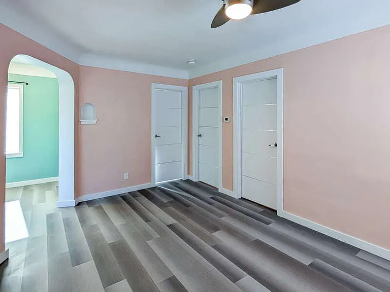 2218 Hoyt Ave #B — Photo 2