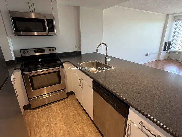 281 Harvard St #43 — Photo 3