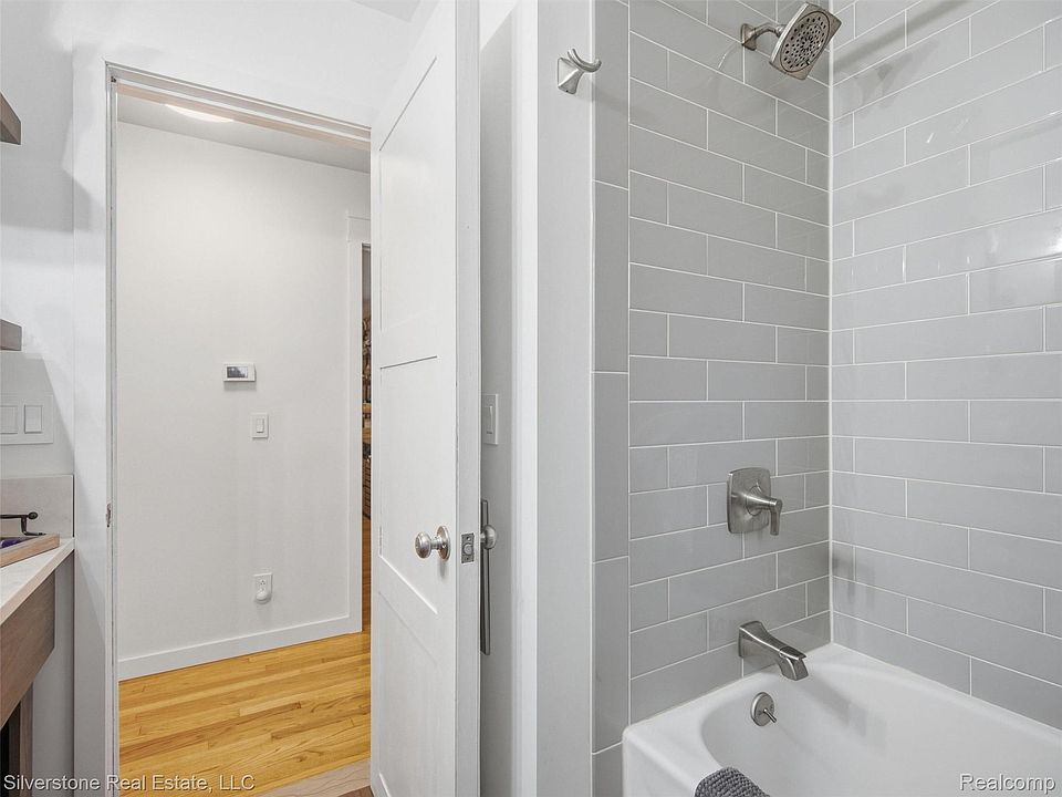 2142 Hawthorne Rd, photo 15