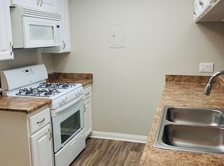1352 Walnut Ave #1B, Tustin, CA 92780