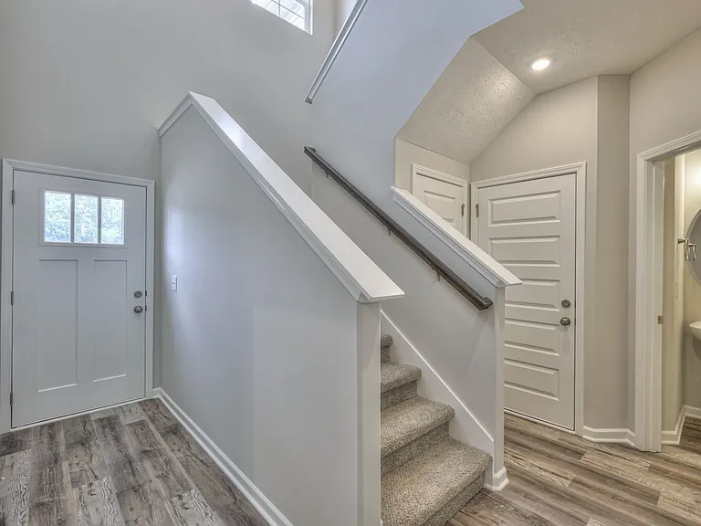 203 Creek Wood Rd — Photo 8