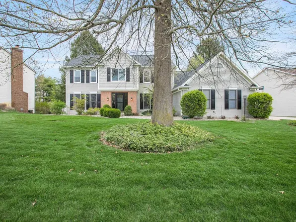 52230 Clarendon Hills Dr, Granger, IN 46530