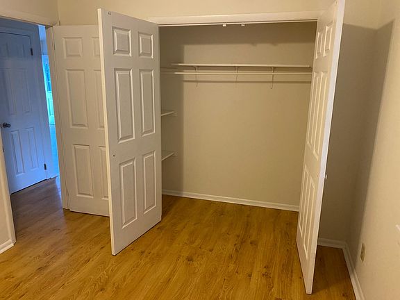 5th image of 122 Heather Dr