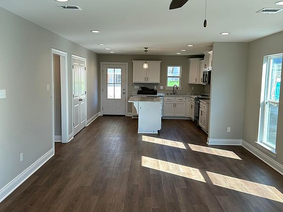 3rd image of 239 Camerons Cove Dr