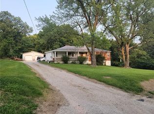 1111 N Allen Rd, Independence, MO 64050