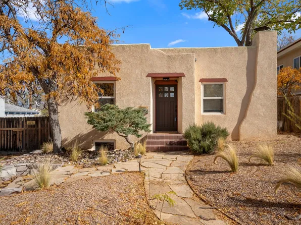 218 Amherst Dr SE, Albuquerque, NM 87106