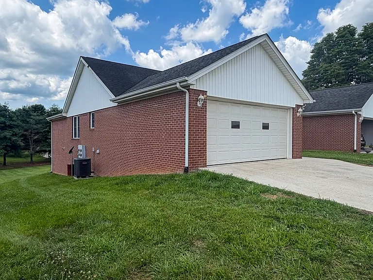 1213 Kit Cowan Rd #A — Photo 6