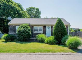 22 Rosedale Ter, Middletown, RI 02842