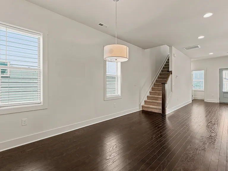 6260 Taylor Rd — Photo 10