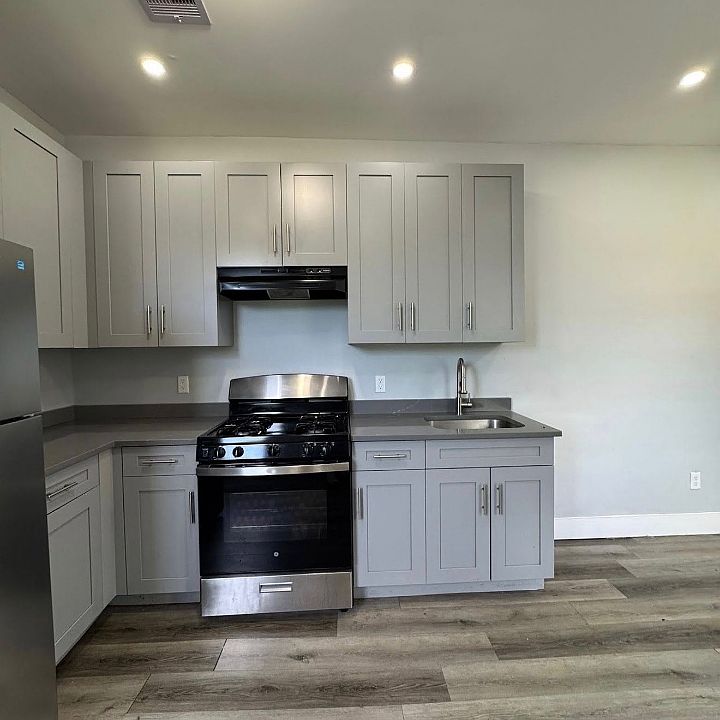 1st image of 186 Hawthorne Ave #L3