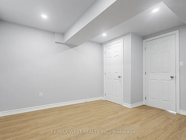 31 Clair Rd #BASEMENT — Photo 11