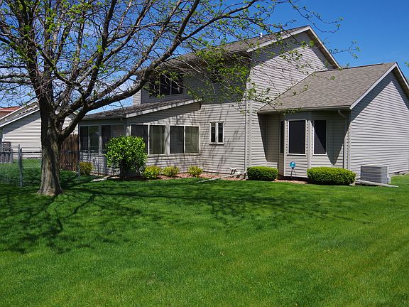 4th image of 609 Melville Ave
