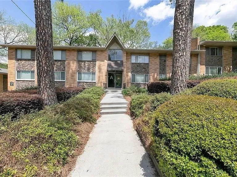 115 Biscayne Dr NW #B1 — Photo 1