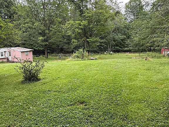 3rd image of 820 Lake Henry Rd