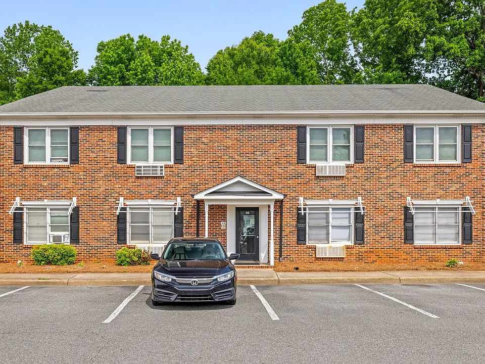 113 Stroupe Rd E
