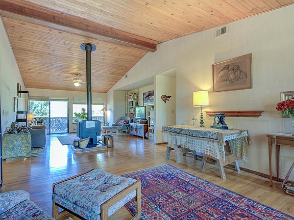 4th image of 4033 Upland Rd