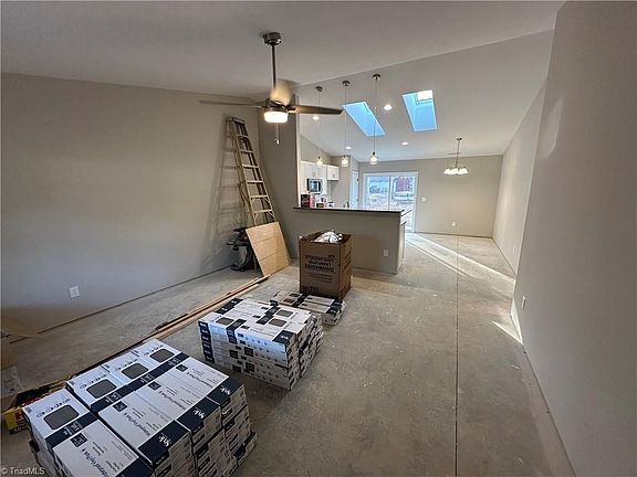 2nd image of 319 Tate Ave