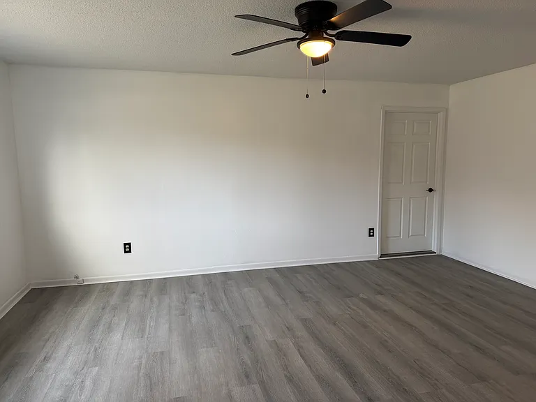 4837 W Bancroft St — Photo 24