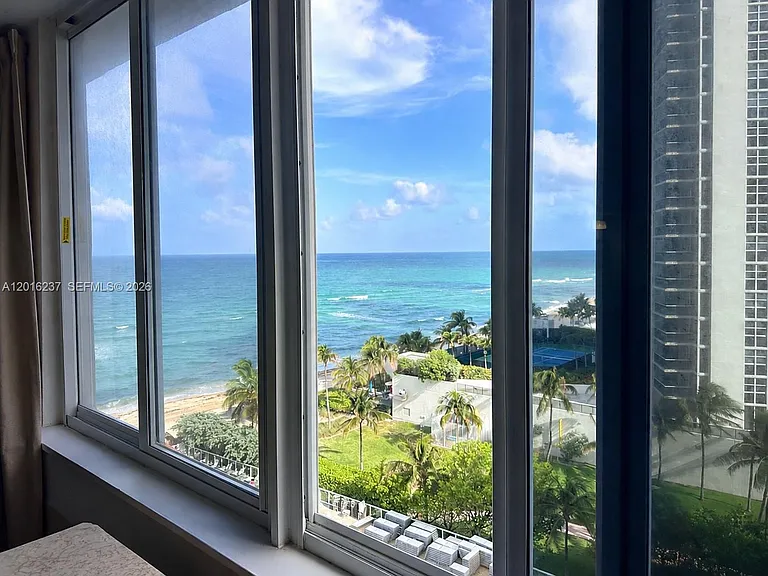 19201 Collins Ave #707 — Photo 6
