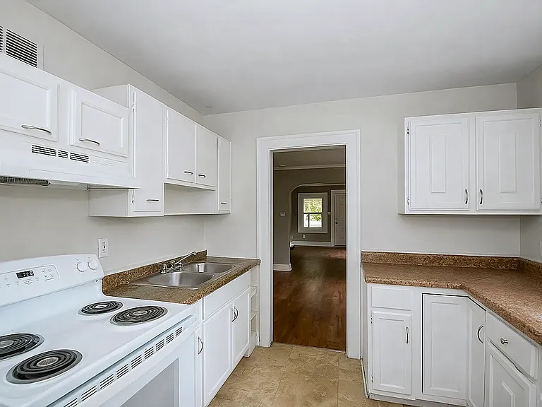 3750 N Kercheval Dr — Photo 4
