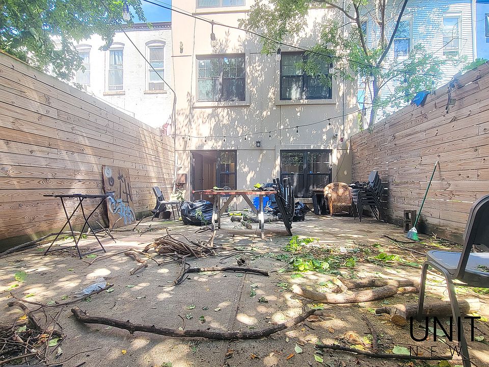 1st image of 586 Bainbridge St #1C