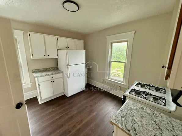 1052 Yale St APT 3, Akron, OH 44301