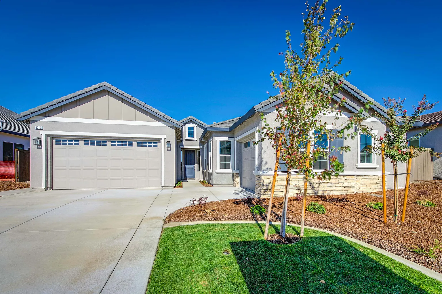 1210 Buck Ridge Dr photo 1
