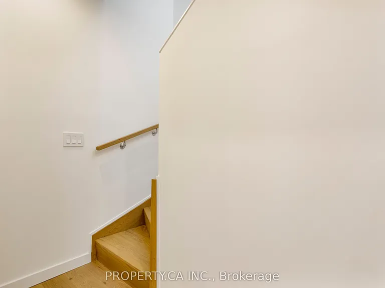 301 Keele St #3 — Photo 32