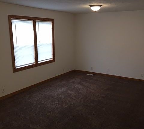 2nd image of 1806 Westview Dr