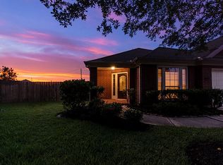 2802 Arbor Brook Ln, Pearland, TX 77584
