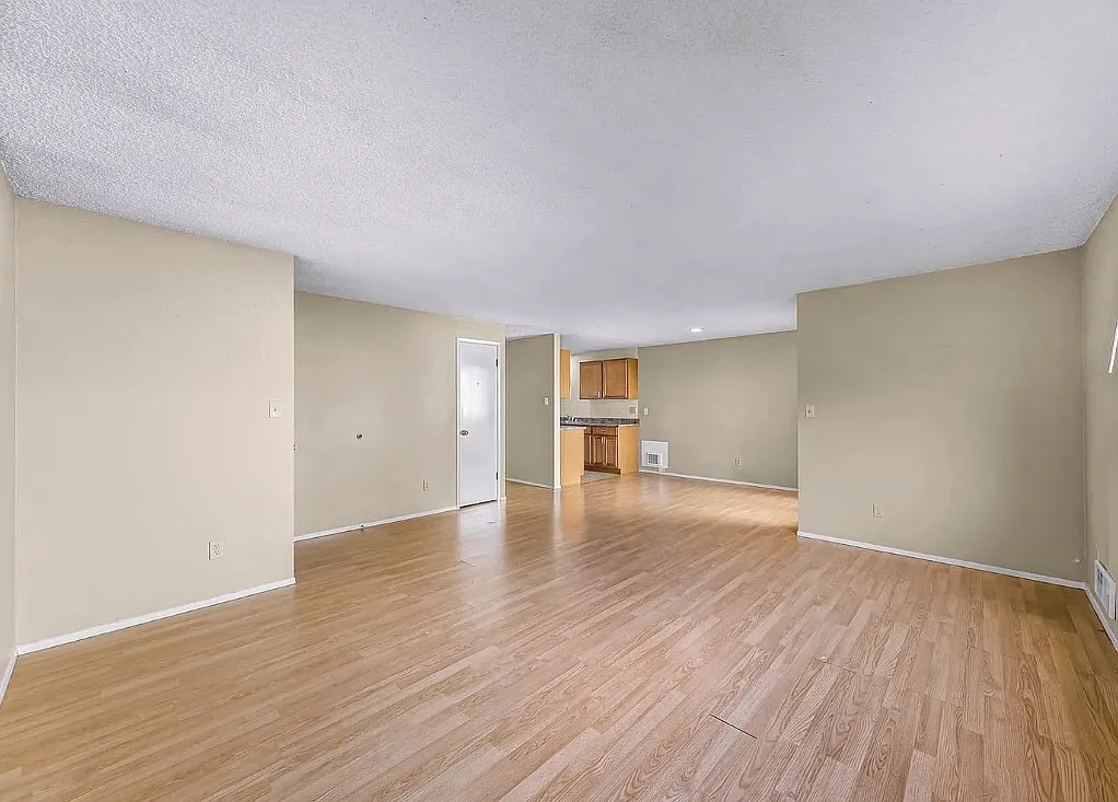 2 bed, 875 sqft, $1,499 — Photo 4