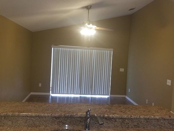 4th image of 148 Emeraldview Ave