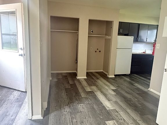 4th image of 23 E Monroe Ave