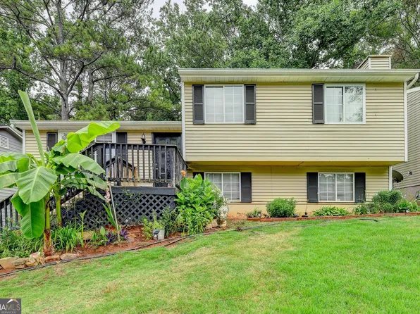 2080 Countydown Ln, Stone Mountain, GA 30088