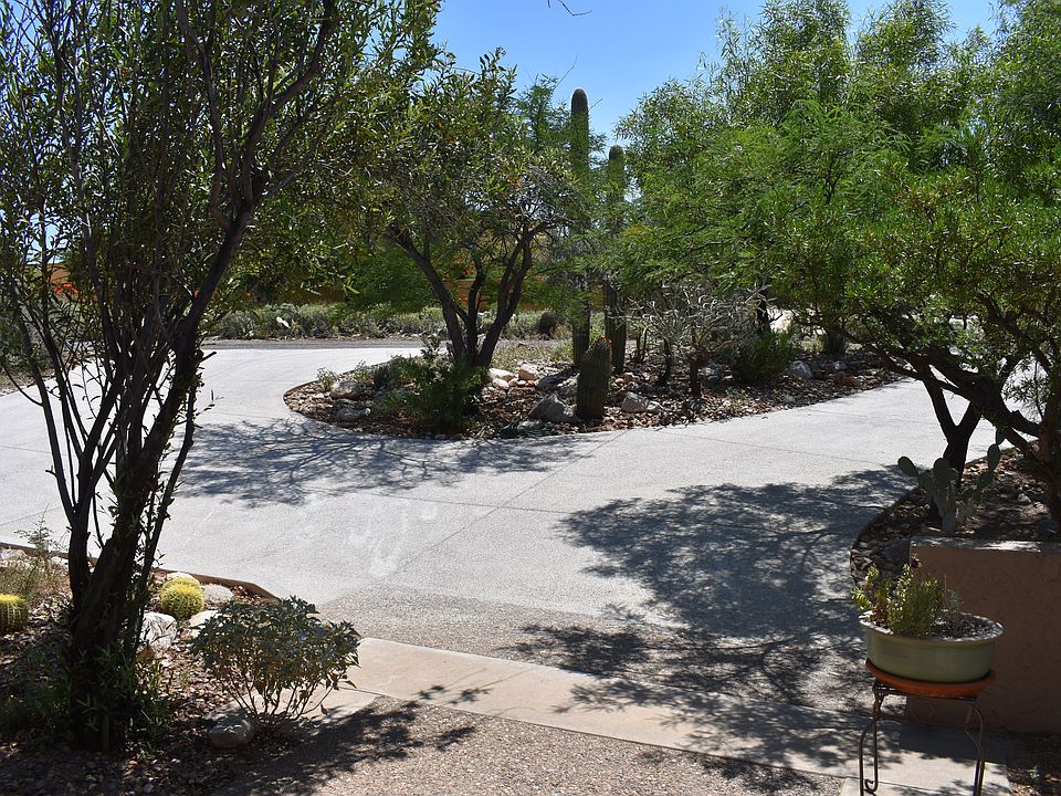 2nd image of 5151 E Camino Apolena